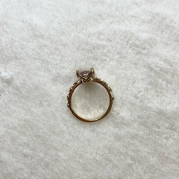 5/20$ Elegant Egg Shaped Zircon Ring 🤎 - Picture 2 of 3